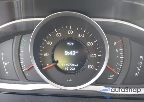 2017 Volvo S60 T5 Dynamic из США, поврежденный, VIN YV140MTLXH2420132